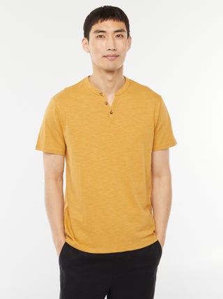 Camiseta de manga corta con cuello panadero