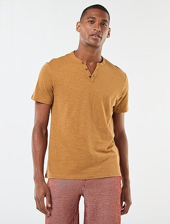 Camiseta de manga corta con cuello panadero