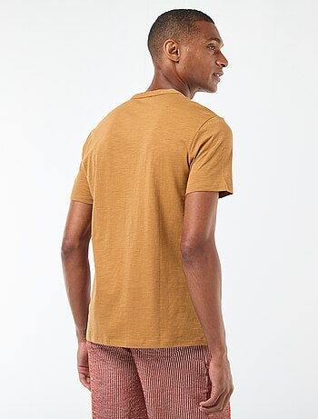 Camiseta de manga corta con cuello panadero