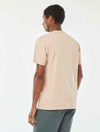 Camiseta de manga corta con cuello panadero