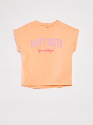 Camiseta de manga corta con cuello redondo y adorno