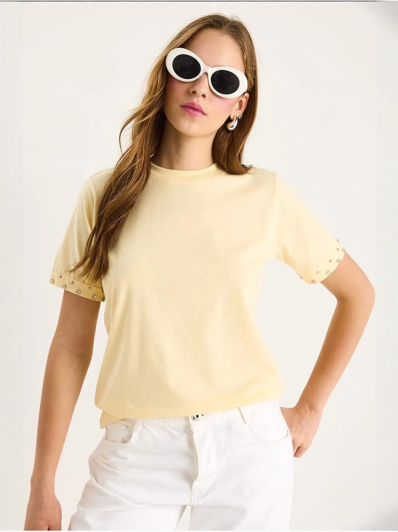 Camiseta de manga corta con cuello redondo y bordado lucci Amarillo limón - Kiabi