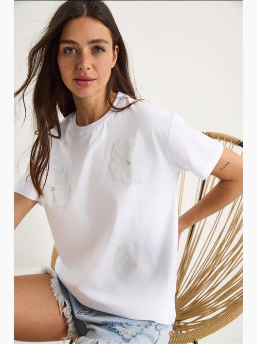 Camiseta de manga corta con cuello redondo y detalle floral de lucci - Kiabi