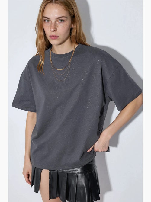 Camiseta de manga corta con cuello redondo y lentejuelas busem - Kiabi Camiseta de manga corta con cuello redondo y lentejuelas busem - Kiabi