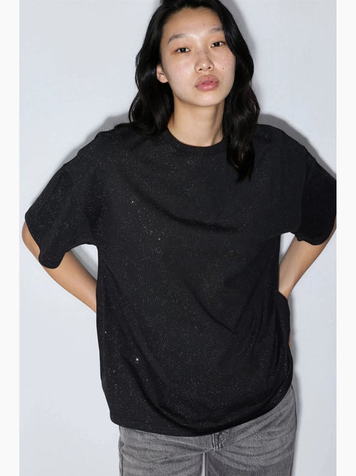 Camiseta de manga corta con cuello redondo y lentejuelas busem - Kiabi Camiseta de manga corta con cuello redondo y lentejuelas busem - Kiabi