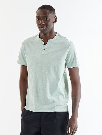 Camiseta de manga corta con cuello tunecino