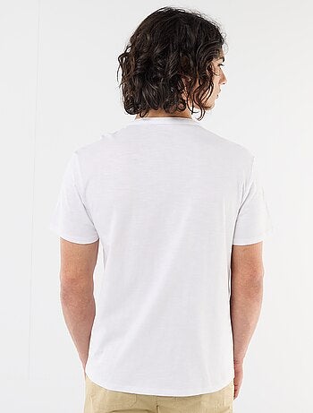 Camiseta de manga corta con cuello tunecino