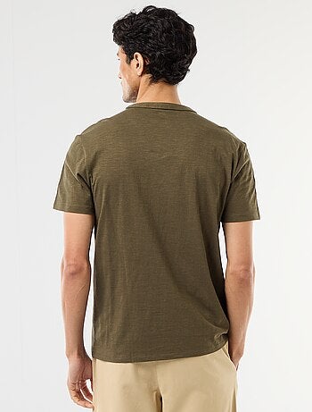 Camiseta de manga corta con cuello tunecino