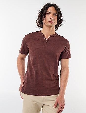 Camiseta de manga corta con cuello tunecino