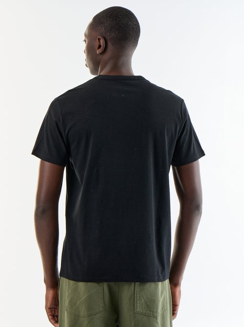 Camiseta de manga corta con cuello tunecino - Kiabi Camiseta de manga corta con cuello tunecino - Kiabi