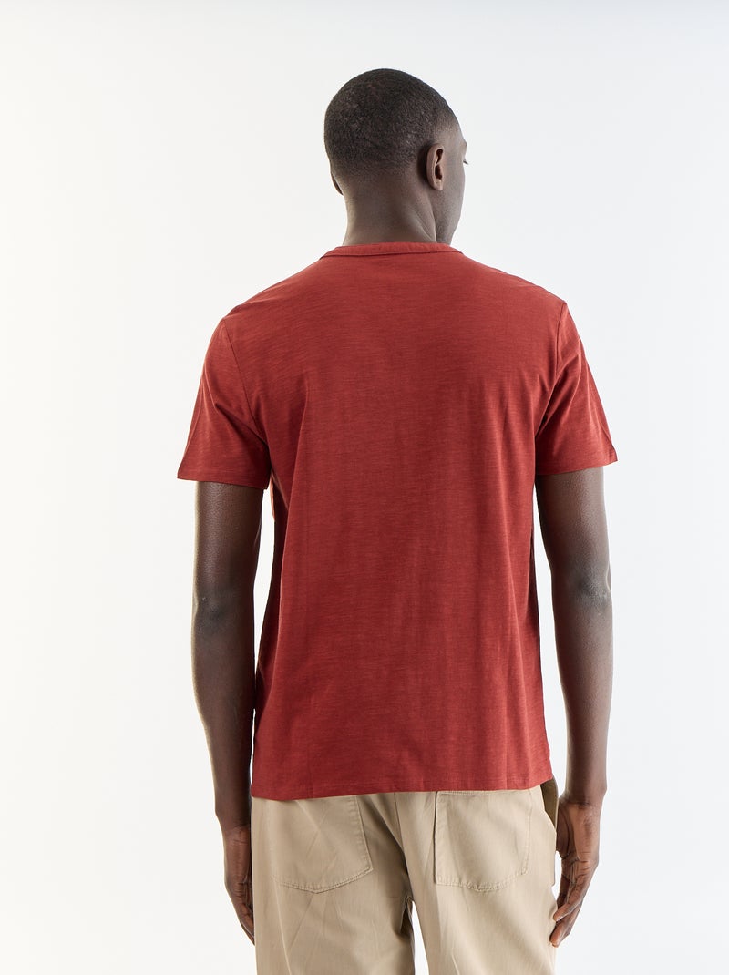 Camiseta de manga corta con cuello tunecino Rojo - Kiabi
