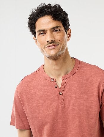 Camiseta de manga corta con cuello tunecino