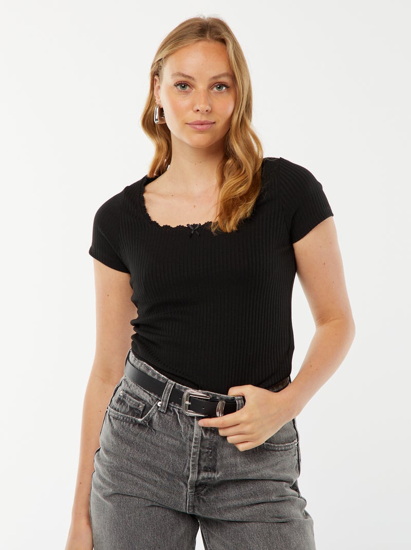 Camiseta de manga corta con encaje y lazo de fantasía negro - Kiabi
