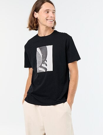 Camiseta de manga corta con estampado de fantasía