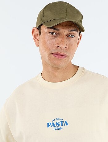 Camiseta de manga corta con estampados y bordados por delante y por detrás
