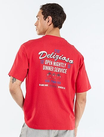 Camiseta de manga corta con estampados y bordados por delante y por detrás