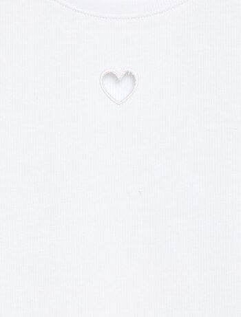 Camiseta de manga corta con forma calada