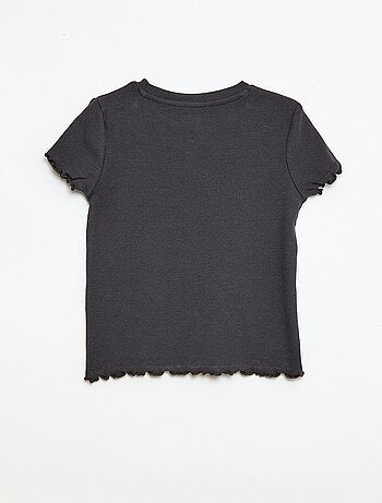 Camiseta de manga corta con forma calada