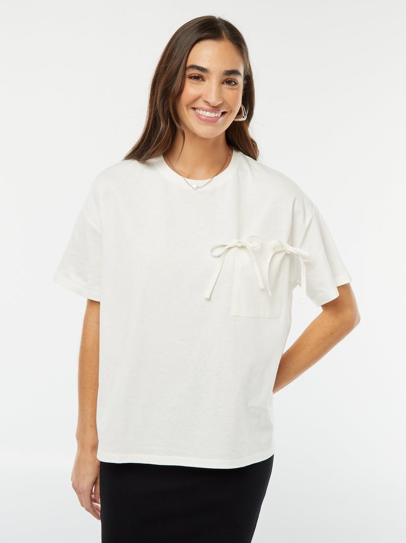 Camiseta de manga corta con lazos decorativos blanco - Kiabi