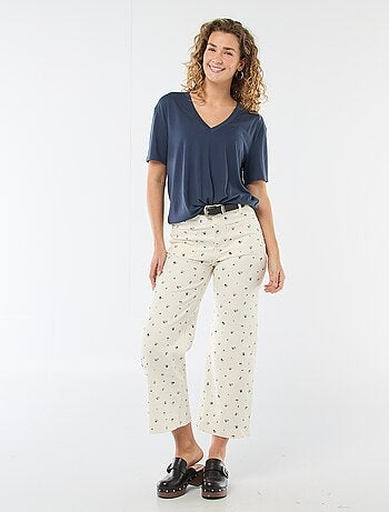 Camiseta de manga corta cuello de pico