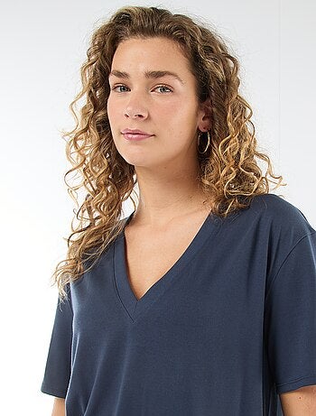 Camiseta de manga corta cuello de pico