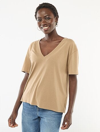 Camiseta de manga corta cuello de pico