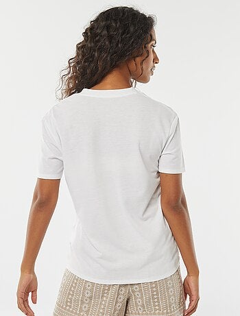 Camiseta de manga corta cuello de pico