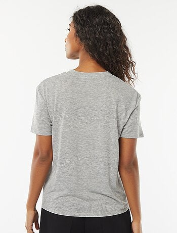Camiseta de manga corta cuello de pico