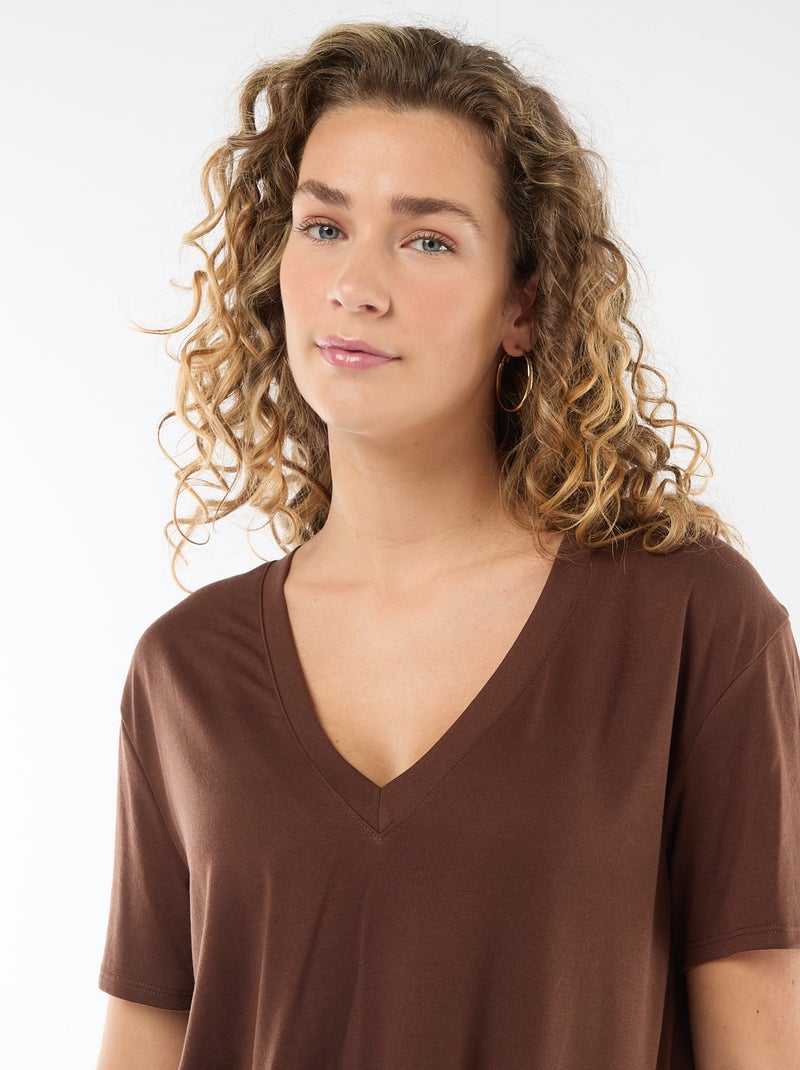 Camiseta de manga corta cuello de pico Marron - Kiabi