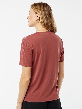 Camiseta de manga corta cuello de pico