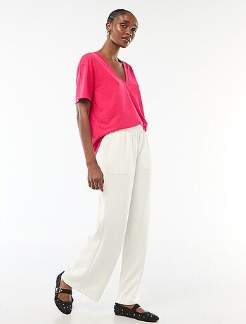 Camiseta de manga corta cuello de pico