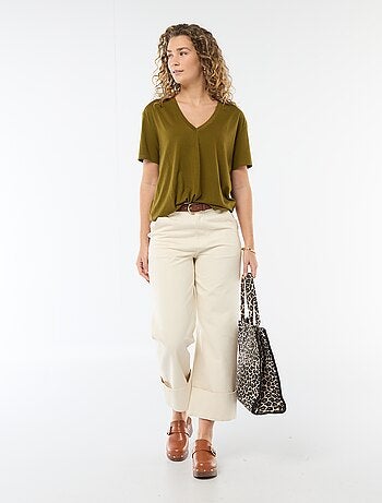 Camiseta de manga corta cuello de pico