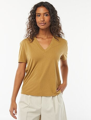 Camiseta de manga corta cuello de pico