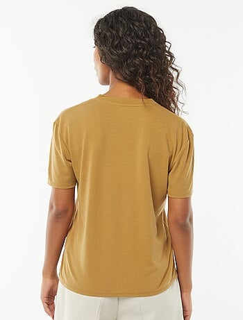 Camiseta de manga corta cuello de pico