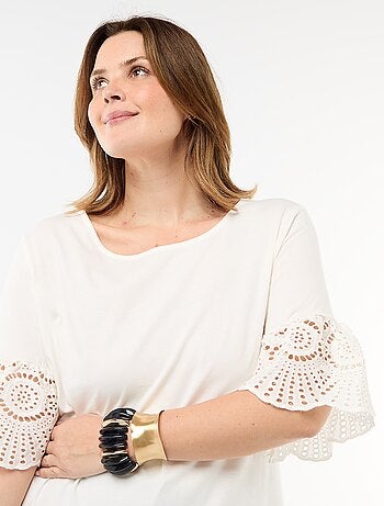 Camiseta de manga corta de macramé