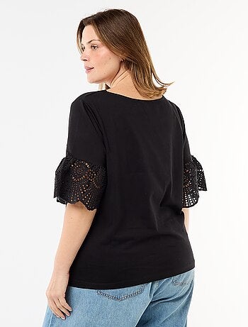 Camiseta de manga corta de macramé