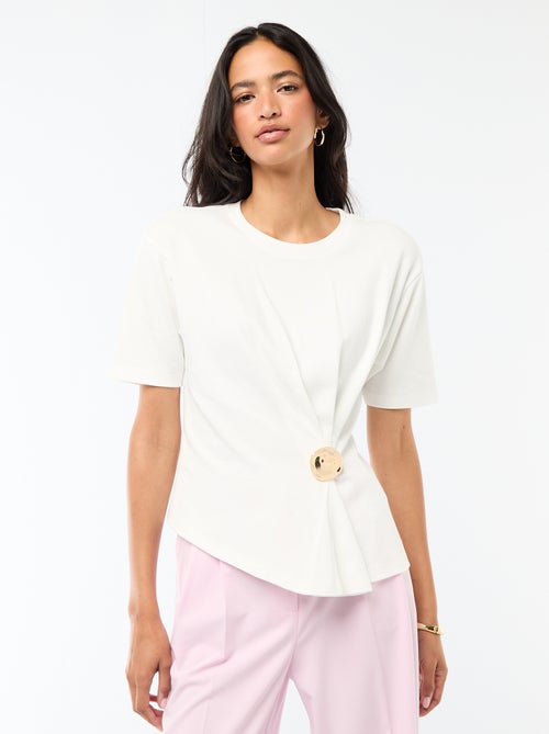 Camiseta de manga corta drapeada con adorno fantasía - Kiabi