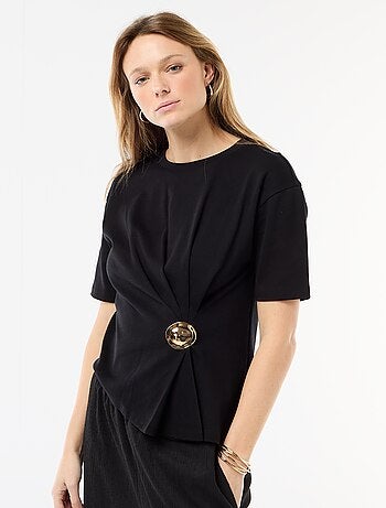 Camiseta de manga corta drapeada con adorno fantasía