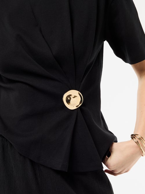 Camiseta de manga corta drapeada con adorno fantasía - Kiabi