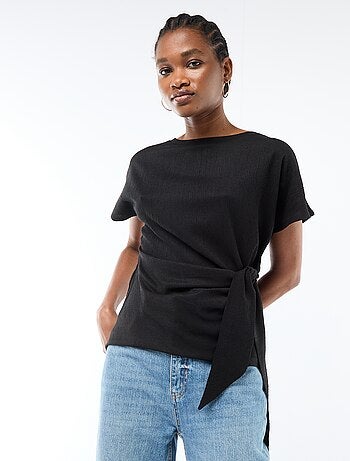 Camiseta de manga corta drapeada con nudo en tejido crepé