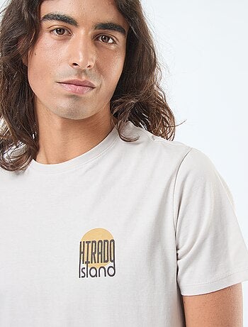 Camiseta de manga corta estampada con cuello redondo