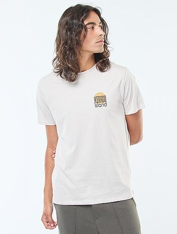 Camiseta de manga corta estampada con cuello redondo