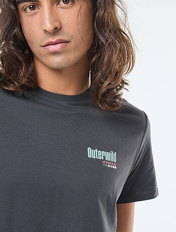 Camiseta de manga corta estampada con cuello redondo