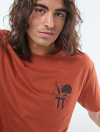 Camiseta de manga corta estampada con cuello redondo