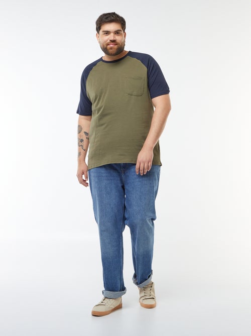 Camiseta de manga corta raglán con bolsillo en el pecho - Kiabi Camiseta de manga corta raglán con bolsillo en el pecho - Kiabi