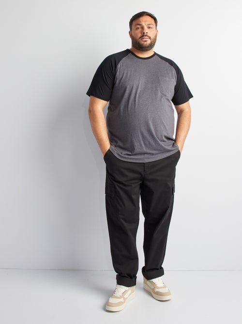 Camiseta de manga corta raglán con bolsillo en el pecho - Kiabi Camiseta de manga corta raglán con bolsillo en el pecho - Kiabi