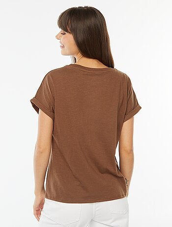 Camiseta de manga corta remangada