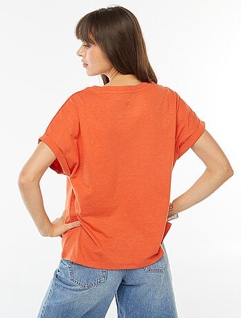 Camiseta de manga corta remangada