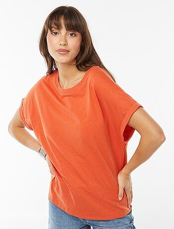 Camiseta de manga corta remangada