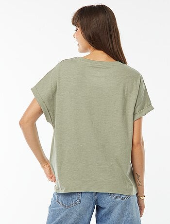 Camiseta de manga corta remangada